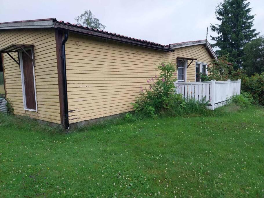Vila Gula Huset Rottneros Exteriér fotografie